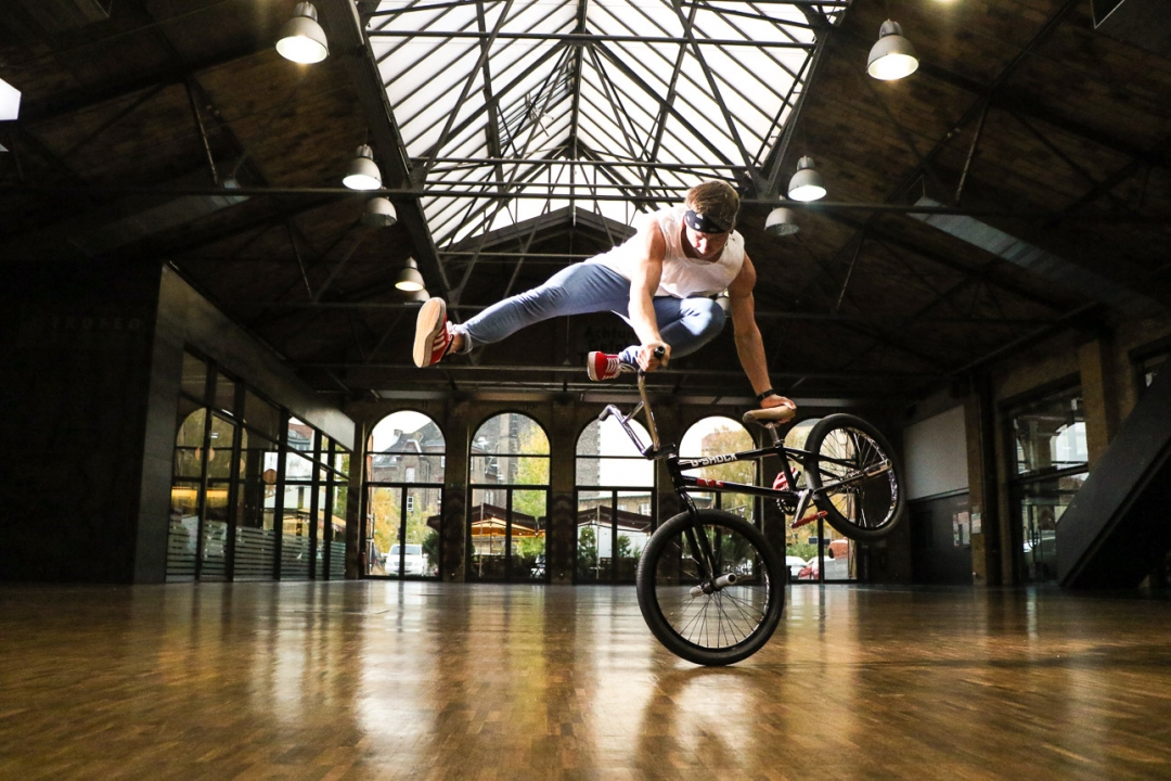 Jeder Frame zählt zum Festhalten der Pose (c) Thomas Reimann
