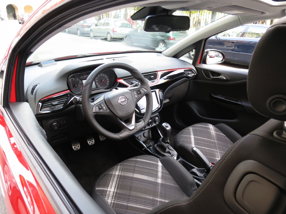 2015_Opel_Corsa_E_5_OPC_Style_imaedia-de07