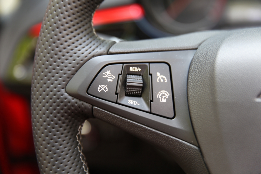 2015_Opel_Corsa_E_5_OPC_Style_imaedia-de22
