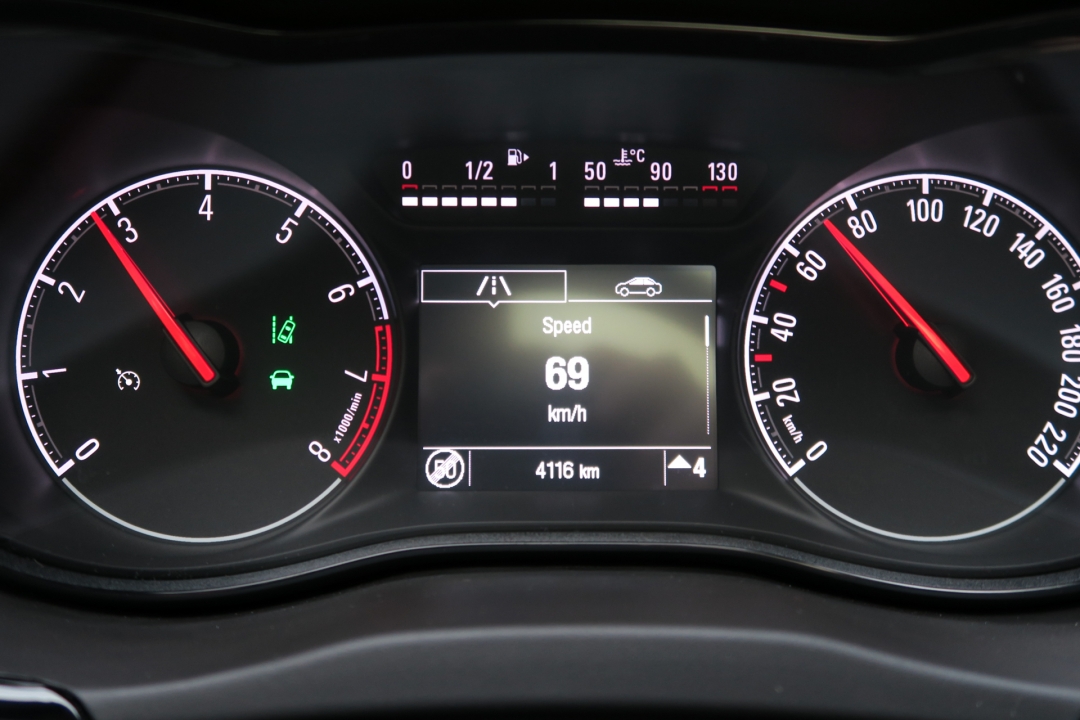 2015_opel_corsa_e_opc_edition_imaedia_De-2