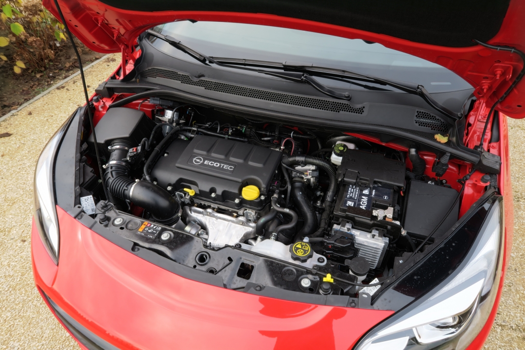 2015_opel_corsa_e_opc_edition_imaedia_De-27