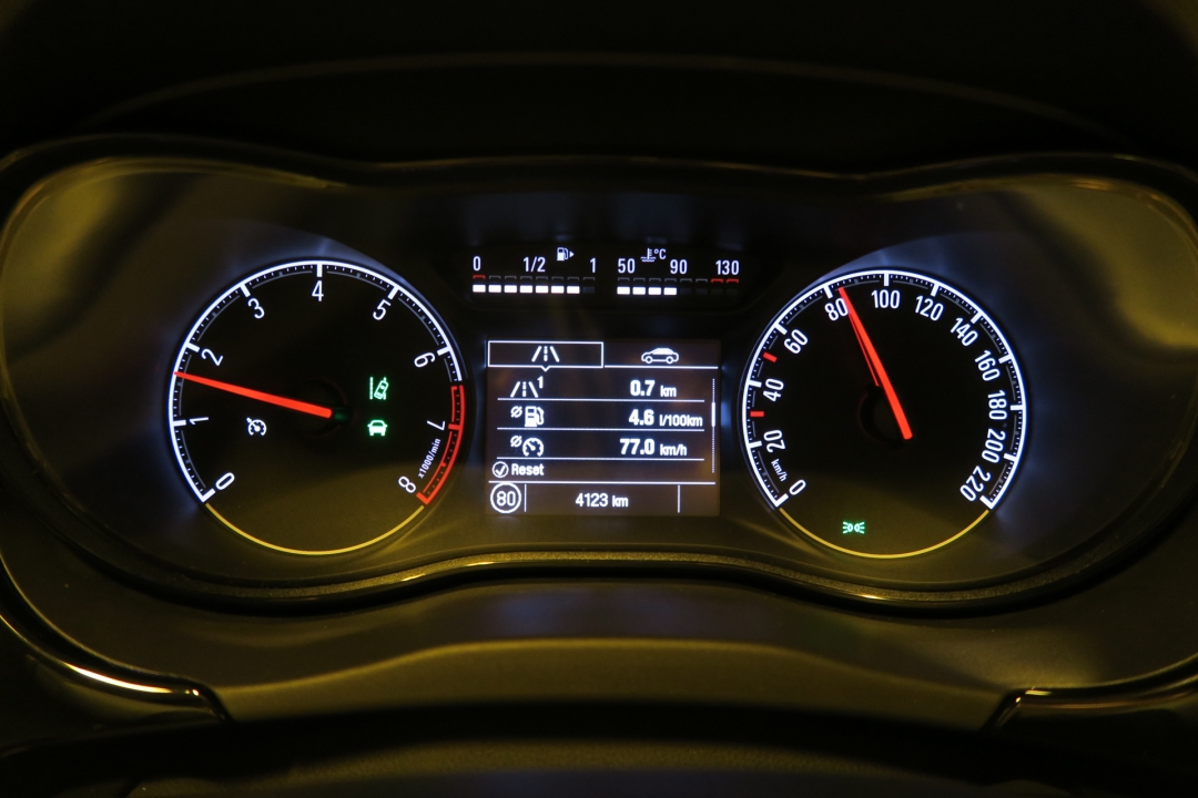 2015_opel_corsa_e_opc_edition_imaedia_De-4