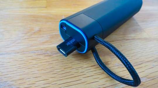 xqisit Battery Packs für micro USB und Lightning